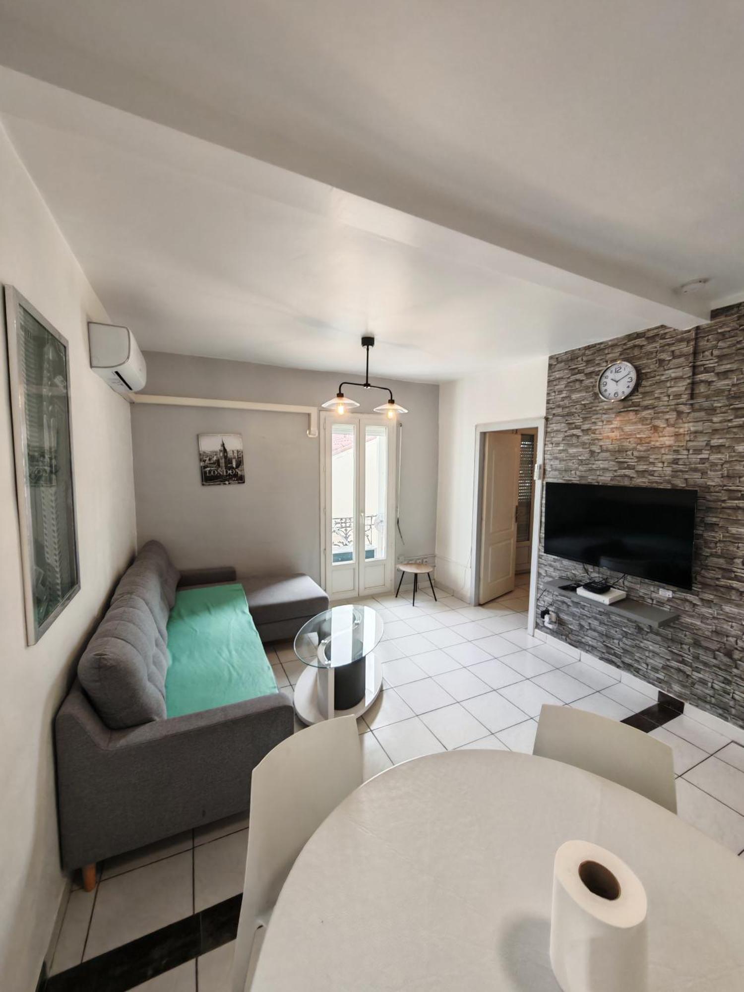 Apartmán F1 200 Metre De La Gare Perpignan Exteriér fotografie