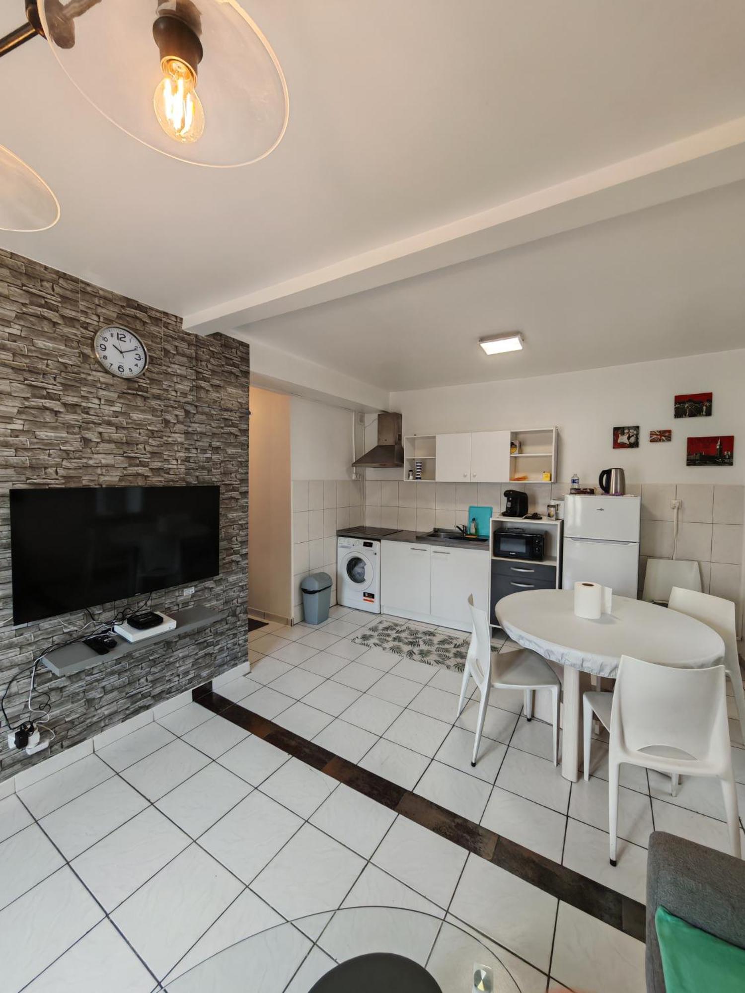 Apartmán F1 200 Metre De La Gare Perpignan Exteriér fotografie