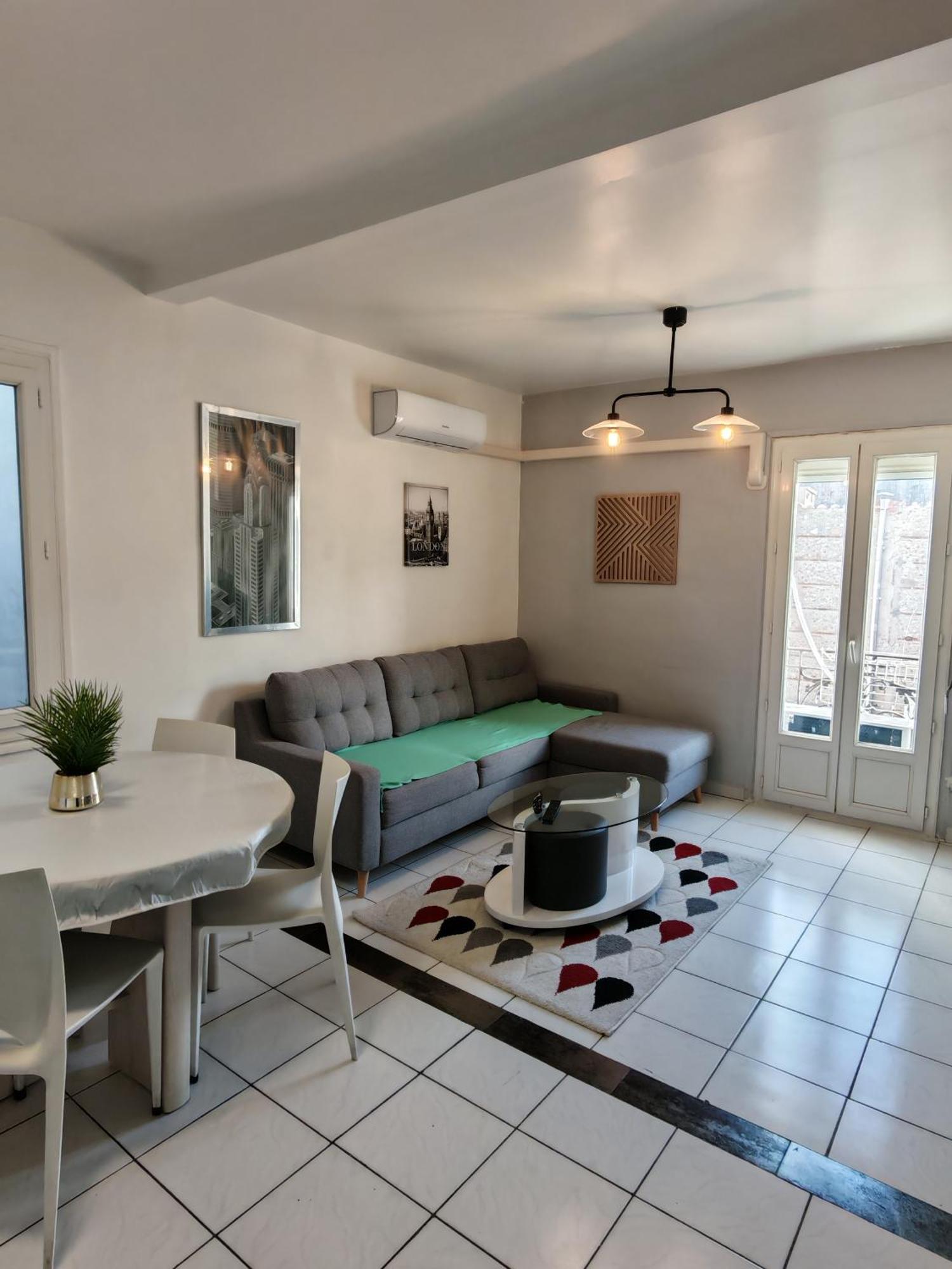 Apartmán F1 200 Metre De La Gare Perpignan Exteriér fotografie